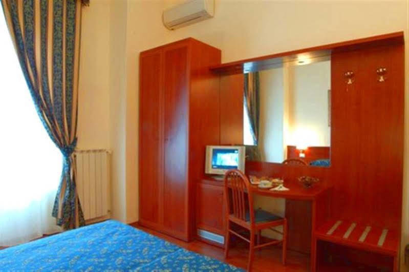 Hotel Marsala Rome Exterior photo