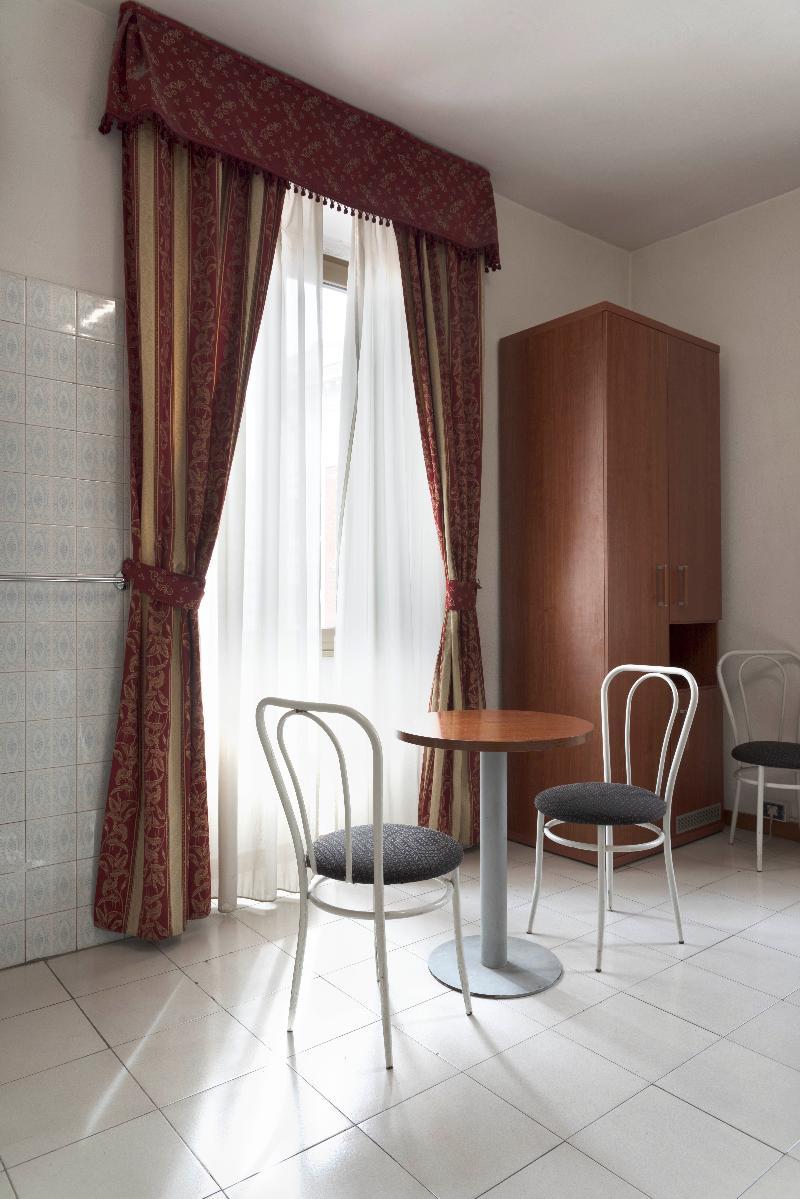 Hotel Marsala Rome Exterior photo
